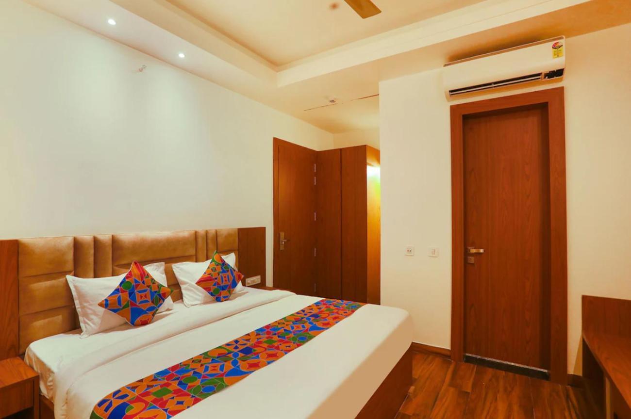 Hotel Swarn Bhoomi カーンプル エクステリア 写真