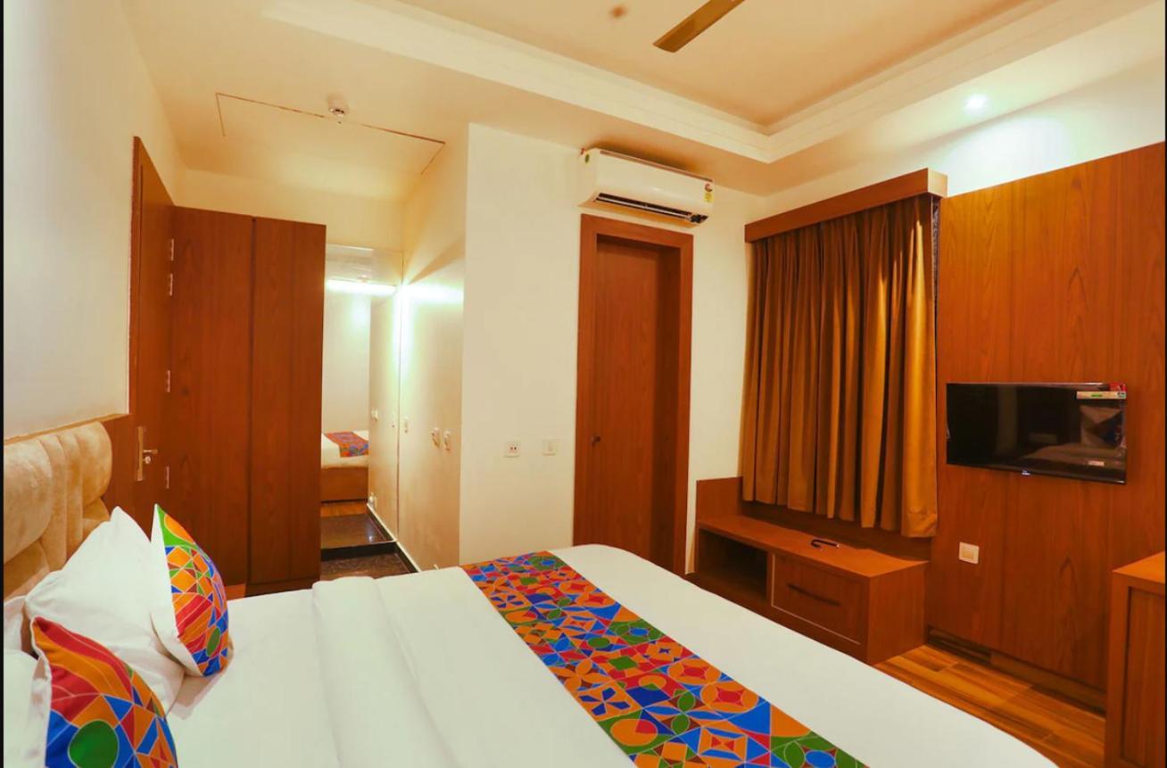 Hotel Swarn Bhoomi カーンプル エクステリア 写真