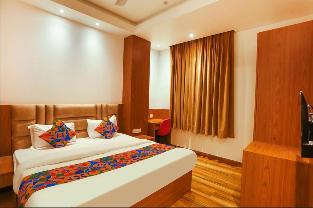 Hotel Swarn Bhoomi カーンプル エクステリア 写真
