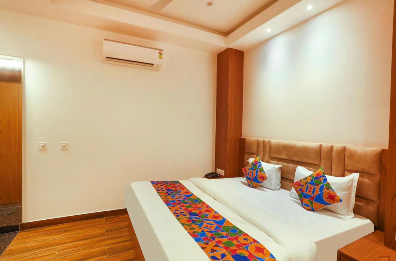Hotel Swarn Bhoomi カーンプル エクステリア 写真