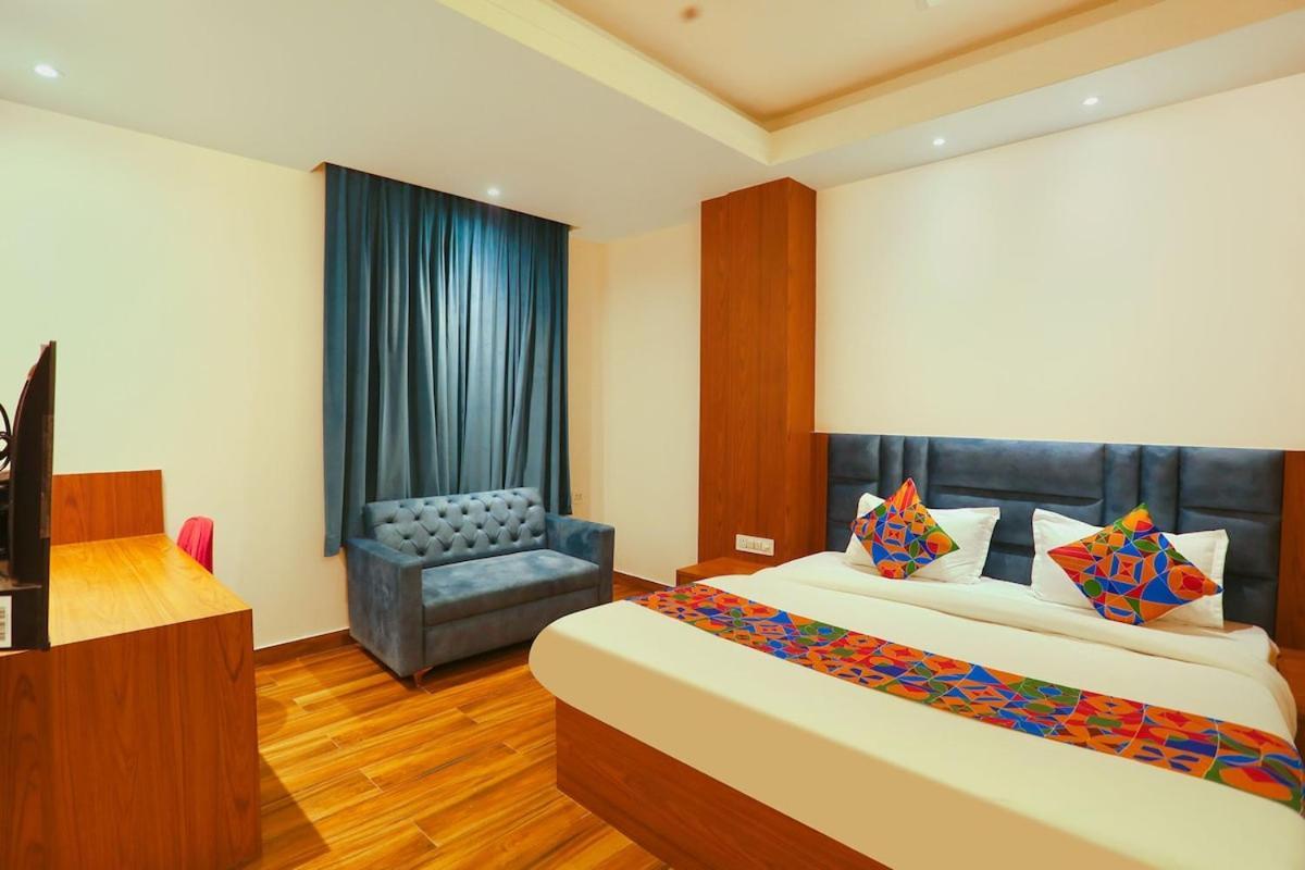 Hotel Swarn Bhoomi カーンプル エクステリア 写真